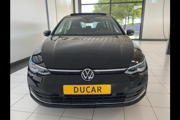 Volkswagen Golf 1.4 eHybrid Style Panorama dak /  / Apple Carplay android / 18 inch velgen