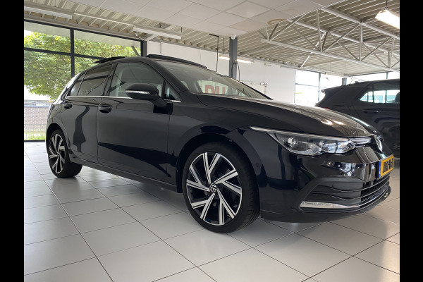 Volkswagen Golf 1.4 eHybrid Style Panorama dak /  / Apple Carplay android / 18 inch velgen