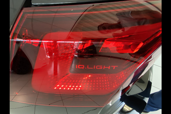 Volkswagen Golf 1.4 eHybrid Style Panorama dak /  / Apple Carplay android / 18 inch velgen