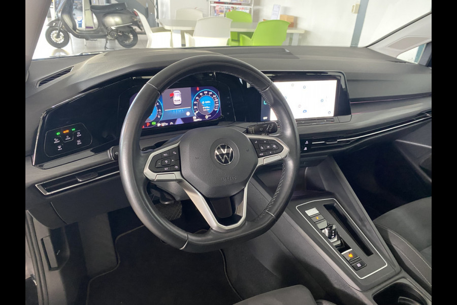 Volkswagen Golf 1.4 eHybrid Style Panorama dak /  / Apple Carplay android / 18 inch velgen