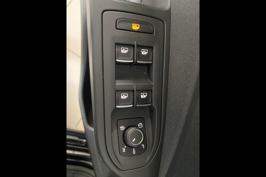 Volkswagen Golf 1.4 eHybrid Style Panorama dak /  / Apple Carplay android / 18 inch velgen