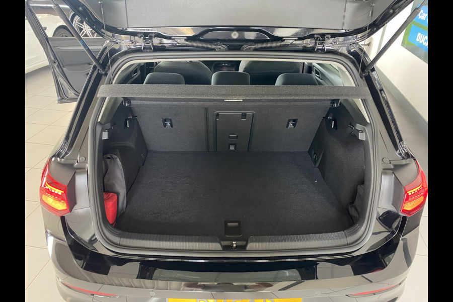 Volkswagen Golf 1.4 eHybrid Style Panorama dak /  / Apple Carplay android / 18 inch velgen
