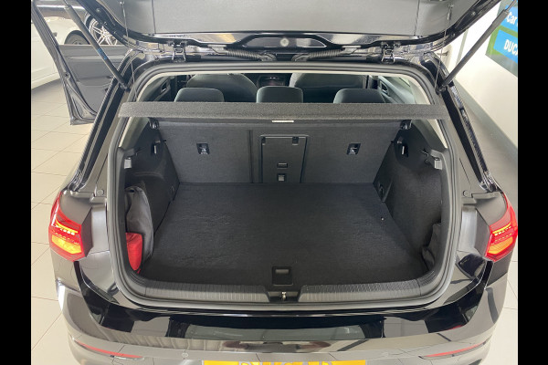 Volkswagen Golf 1.4 eHybrid Style Panorama dak /  / Apple Carplay android / 18 inch velgen