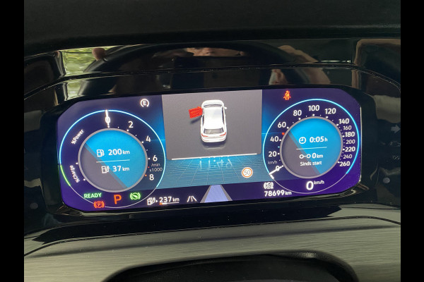 Volkswagen Golf 1.4 eHybrid Style Panorama dak /  / Apple Carplay android / 18 inch velgen