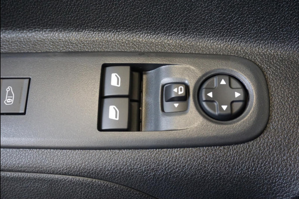 Opel Combo 1.5D L2H1 Edition Automaat Airco Navigatie Camera Parkeersensoren 3-zits