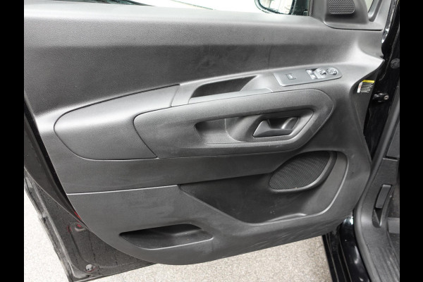 Opel Combo 1.5D L2H1 Edition Automaat Airco Navigatie Camera Parkeersensoren 3-zits