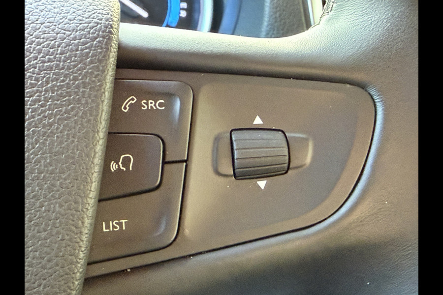 Peugeot e-Expert DC 75 kWh (Stoelverwarming - 2x Schuifdeuren - Keyless Entry - Laadruimte betimmering - Automatische Airco - Navigatie - Parkeer