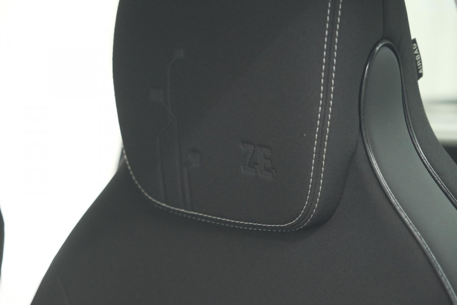 Renault ZOE Q90 Intens Quickcharge 41 kWh | Huuraccu | Navigatie | Parkeersensoren | Climate Control