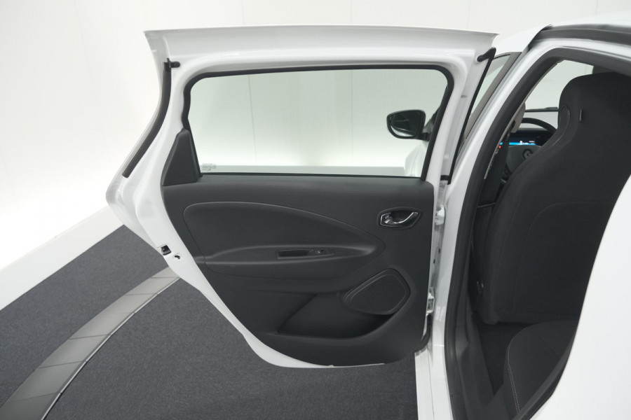 Renault ZOE Q90 Intens Quickcharge 41 kWh | Huuraccu | Navigatie | Parkeersensoren | Climate Control