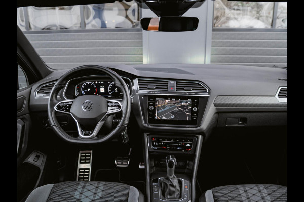 Volkswagen Tiguan 1.5 TSI 2x R-line Stoelverwarming | Trekhaak | ACC