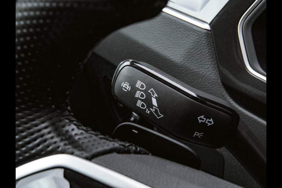 Volkswagen Tiguan 1.5 TSI 2x R-line Stoelverwarming | Trekhaak | ACC