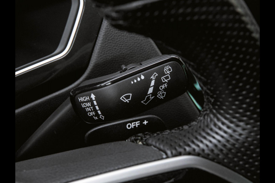 Volkswagen Tiguan 1.5 TSI 2x R-line Stoelverwarming | Trekhaak | ACC