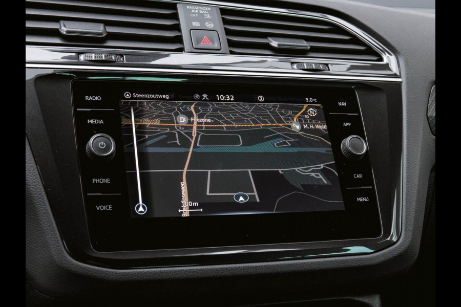 Volkswagen Tiguan 1.5 TSI 2x R-line Stoelverwarming | Trekhaak | ACC