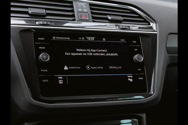 Volkswagen Tiguan 1.5 TSI 2x R-line Stoelverwarming | Trekhaak | ACC