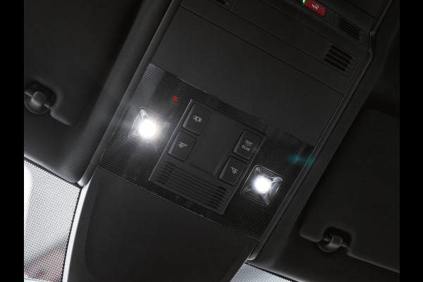 Volkswagen Tiguan 1.5 TSI 2x R-line Stoelverwarming | Trekhaak | ACC