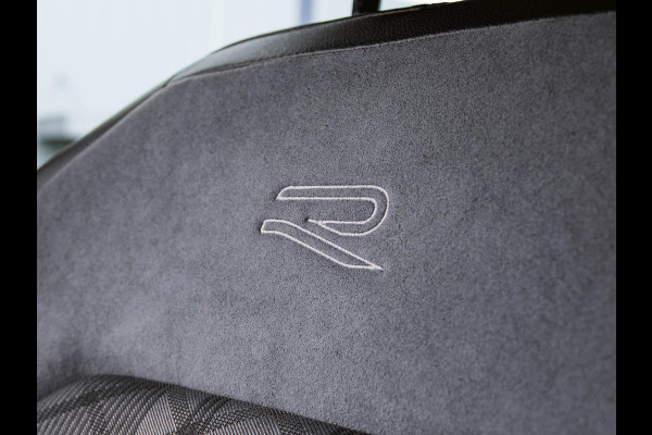 Volkswagen Tiguan 1.5 TSI 2x R-line Stoelverwarming | Trekhaak | ACC