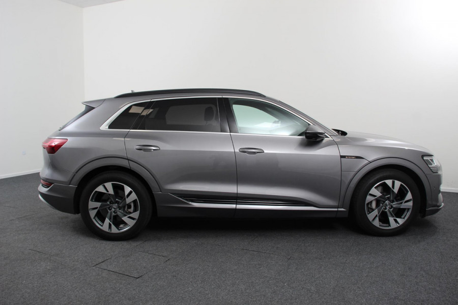 Audi e-tron e-tron 55 quattro advanced Pro Line Plus 360pk! | Navigatie | Climate Control | Electrisch bedienbare achterklep | Camera | Alcantara