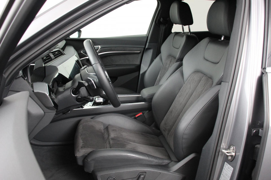 Audi e-tron e-tron 55 quattro advanced Pro Line Plus 360pk! | Navigatie | Climate Control | Electrisch bedienbare achterklep | Camera | Alcantara