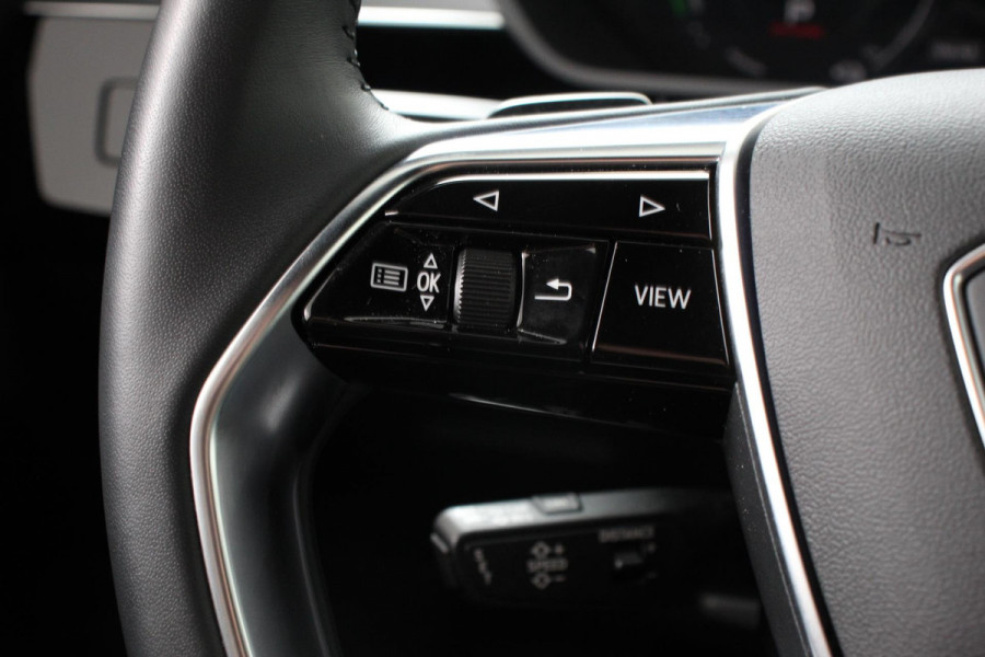 Audi e-tron e-tron 55 quattro advanced Pro Line Plus 360pk! | Navigatie | Climate Control | Electrisch bedienbare achterklep | Camera | Alcantara