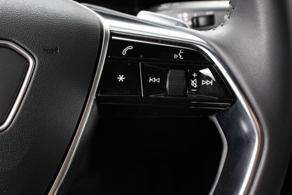 Audi e-tron e-tron 55 quattro advanced Pro Line Plus 360pk! | Navigatie | Climate Control | Electrisch bedienbare achterklep | Camera | Alcantara