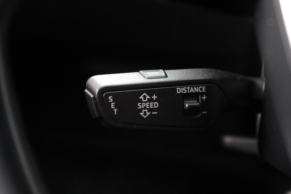 Audi e-tron e-tron 55 quattro advanced Pro Line Plus 360pk! | Navigatie | Climate Control | Electrisch bedienbare achterklep | Camera | Alcantara