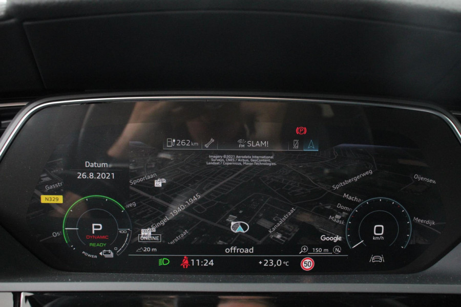 Audi e-tron e-tron 55 quattro advanced Pro Line Plus 360pk! | Navigatie | Climate Control | Electrisch bedienbare achterklep | Camera | Alcantara