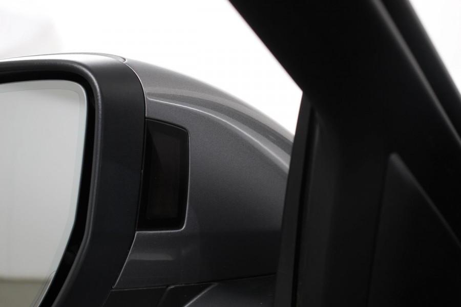 Audi e-tron e-tron 55 quattro advanced Pro Line Plus 360pk! | Navigatie | Climate Control | Electrisch bedienbare achterklep | Camera | Alcantara