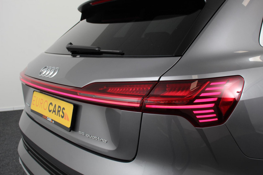 Audi e-tron e-tron 55 quattro advanced Pro Line Plus 360pk! | Navigatie | Climate Control | Electrisch bedienbare achterklep | Camera | Alcantara
