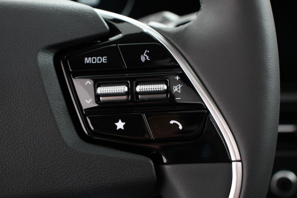 Kia Niro EV DynamicPlusLine 64.8 kWh Nieuw Model! | Navigatie | Leder | Schuif-kantel dak | Electrisch bedienbare achterklep | DAB | Led | Camera