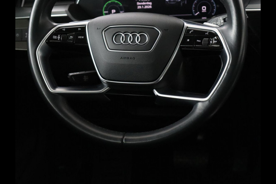 Audi e-tron 55 quattro edition 95kWh | Leder | Carplay | Trekhaak | Virtual Cockpit | Navigatie | Luchtvering | Parkeerhulp | Audi Sound | Cruise control