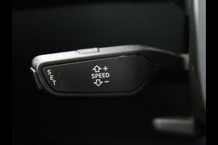 Audi e-tron 55 quattro edition 95kWh | Leder | Carplay | Trekhaak | Virtual Cockpit | Navigatie | Luchtvering | Parkeerhulp | Audi Sound | Cruise control