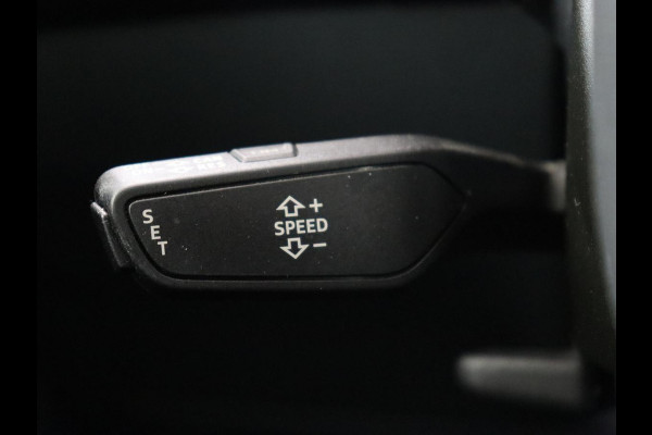 Audi e-tron 55 quattro edition 95kWh | Leder | Carplay | Trekhaak | Virtual Cockpit | Navigatie | Luchtvering | Parkeerhulp | Audi Sound | Cruise control