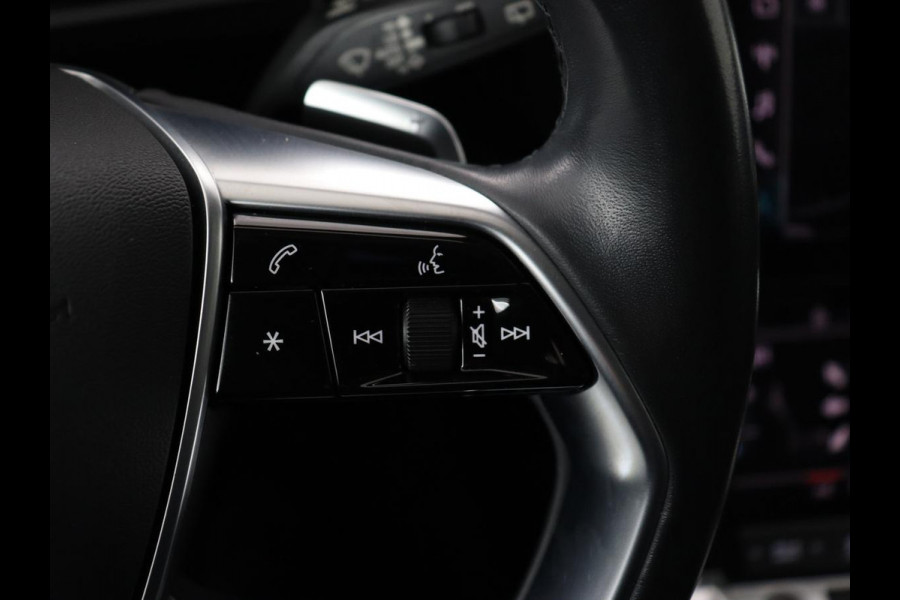 Audi e-tron 55 quattro edition 95kWh | Leder | Carplay | Trekhaak | Virtual Cockpit | Navigatie | Luchtvering | Parkeerhulp | Audi Sound | Cruise control