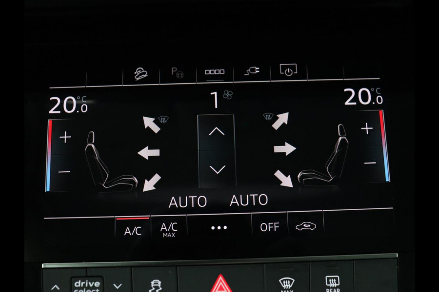 Audi e-tron 55 quattro edition 95kWh | Leder | Carplay | Trekhaak | Virtual Cockpit | Navigatie | Luchtvering | Parkeerhulp | Audi Sound | Cruise control