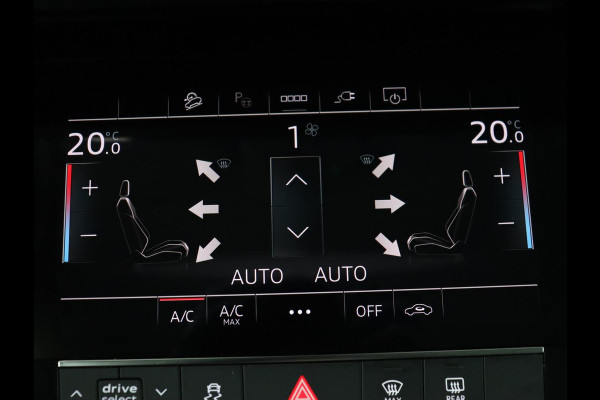 Audi e-tron 55 quattro edition 95kWh | Leder | Carplay | Trekhaak | Virtual Cockpit | Navigatie | Luchtvering | Parkeerhulp | Audi Sound | Cruise control