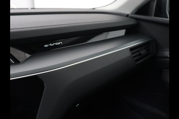 Audi e-tron 55 quattro edition 95kWh | Leder | Carplay | Trekhaak | Virtual Cockpit | Navigatie | Luchtvering | Parkeerhulp | Audi Sound | Cruise control