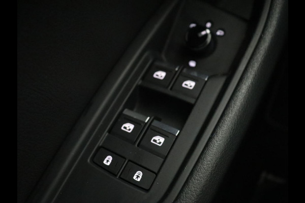 Audi e-tron 55 quattro edition 95kWh | Leder | Carplay | Trekhaak | Virtual Cockpit | Navigatie | Luchtvering | Parkeerhulp | Audi Sound | Cruise control