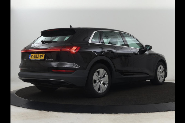 Audi e-tron 55 quattro edition 95kWh | Leder | Carplay | Trekhaak | Virtual Cockpit | Navigatie | Luchtvering | Parkeerhulp | Audi Sound | Cruise control