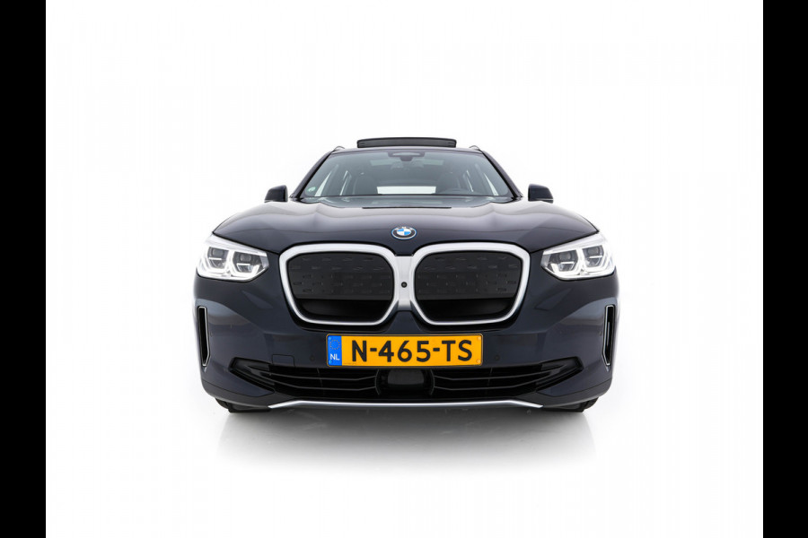 BMW iX3 High Executive 80 kWh [ 3-Fase ] (INCL-BTW) Aut. *PANO | HEAD-UP | LEATHER | ADAPTIVE-CRUISE | FULL-LED | BLIND-SPOT | MEMORY-PACK | DIGI-COCKPIT | HEATED-COMFORTSEATS | KEYLESS | TOP-VIEW | DAB+ | NAVI | TOWBAR | 20'