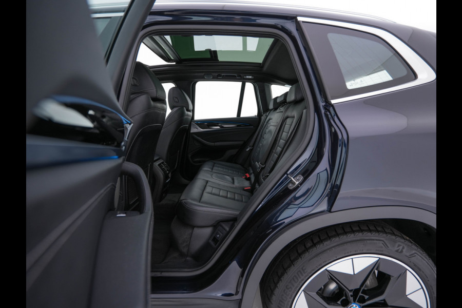 BMW iX3 High Executive 80 kWh [ 3-Fase ] (INCL-BTW) Aut. *PANO | HEAD-UP | LEATHER | ADAPTIVE-CRUISE | FULL-LED | BLIND-SPOT | MEMORY-PACK | DIGI-COCKPIT | HEATED-COMFORTSEATS | KEYLESS | TOP-VIEW | DAB+ | NAVI | TOWBAR | 20'
