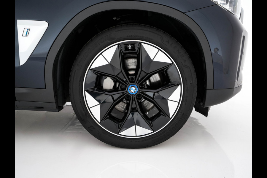 BMW iX3 High Executive 80 kWh [ 3-Fase ] (INCL-BTW) Aut. *PANO | HEAD-UP | LEATHER | ADAPTIVE-CRUISE | FULL-LED | BLIND-SPOT | MEMORY-PACK | DIGI-COCKPIT | HEATED-COMFORTSEATS | KEYLESS | TOP-VIEW | DAB+ | NAVI | TOWBAR | 20'