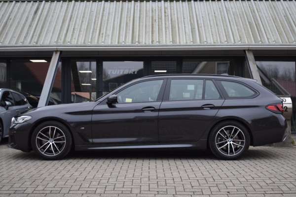 BMW 5 Serie Touring 520i M-Sport | LASERLIGHT | NAP | DEALER ONDERHOUDEN | APPLE CARPLAY | ANDRIOD AUTO | SFEERVERLICHTING