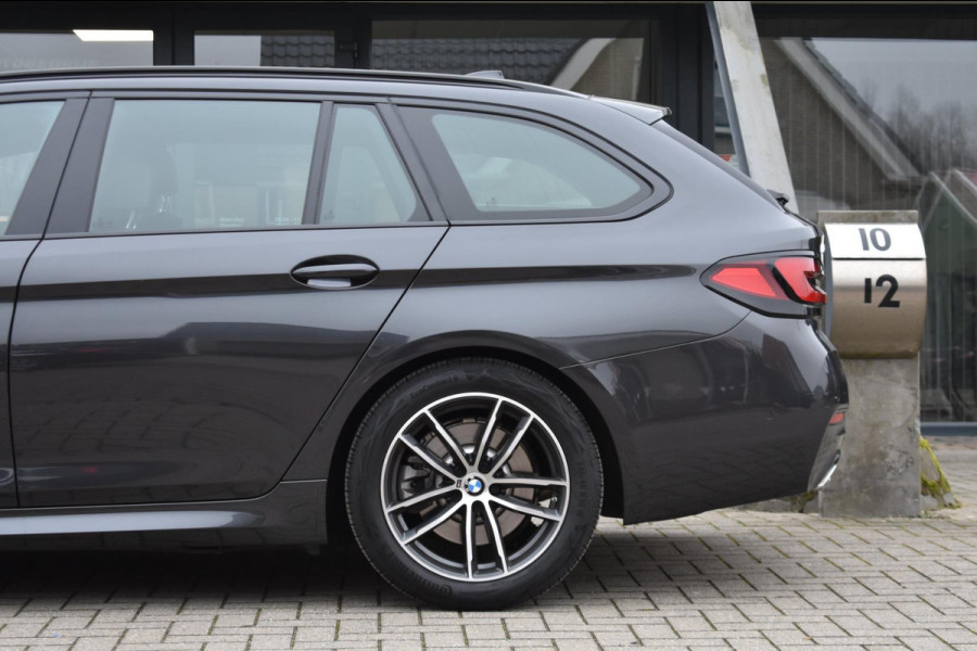 BMW 5 Serie Touring 520i M-Sport | LASERLIGHT | NAP | DEALER ONDERHOUDEN | APPLE CARPLAY | ANDRIOD AUTO | SFEERVERLICHTING