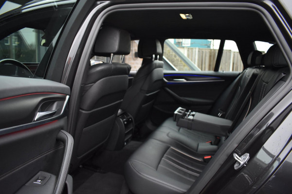 BMW 5 Serie Touring 520i M-Sport | LASERLIGHT | NAP | DEALER ONDERHOUDEN | APPLE CARPLAY | ANDRIOD AUTO | SFEERVERLICHTING