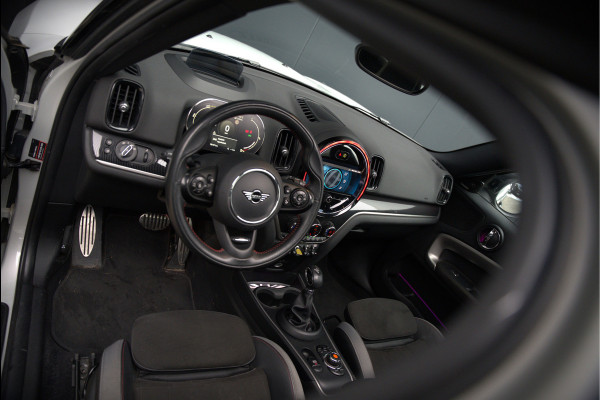 MINI Countryman 1.5 Cooper S E ALL4 | JCW | Panoramadak | Stoelverwarming | Harman Kardon | Head-Up Display | John Cooper Works | Camera | Apple Carplay | Parkeersensoren | Keyless |
