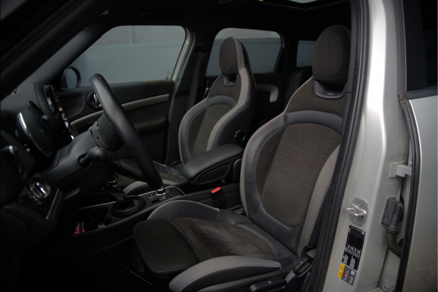MINI Countryman 1.5 Cooper S E ALL4 | JCW | Panoramadak | Stoelverwarming | Harman Kardon | Head-Up Display | John Cooper Works | Camera | Apple Carplay | Parkeersensoren | Keyless |