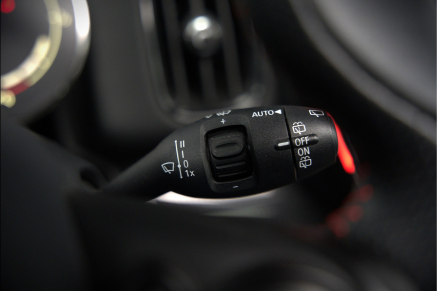 MINI Countryman 1.5 Cooper S E ALL4 | JCW | Panoramadak | Stoelverwarming | Harman Kardon | Head-Up Display | John Cooper Works | Camera | Apple Carplay | Parkeersensoren | Keyless |