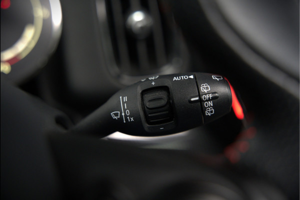 MINI Countryman 1.5 Cooper S E ALL4 | JCW | Panoramadak | Stoelverwarming | Harman Kardon | Head-Up Display | John Cooper Works | Camera | Apple Carplay | Parkeersensoren | Keyless |