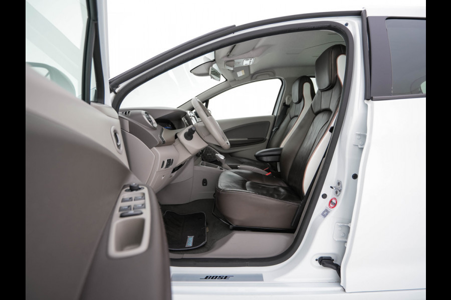 Renault ZOE R110 Bose 41 kWh (inclusive-Battery) {3-Fase}{SOH-85%} Aut.*LEATHER | BOSE-AUDIO | KEYLESS | CRUISE |  NAVI-FULLMAP | CAMERA | DIGI-COCKPIT | HEATED-COMFORTSEATS | ECC | PDC | FULL-LED | PRIVACY-GLASS | 17"ALU*