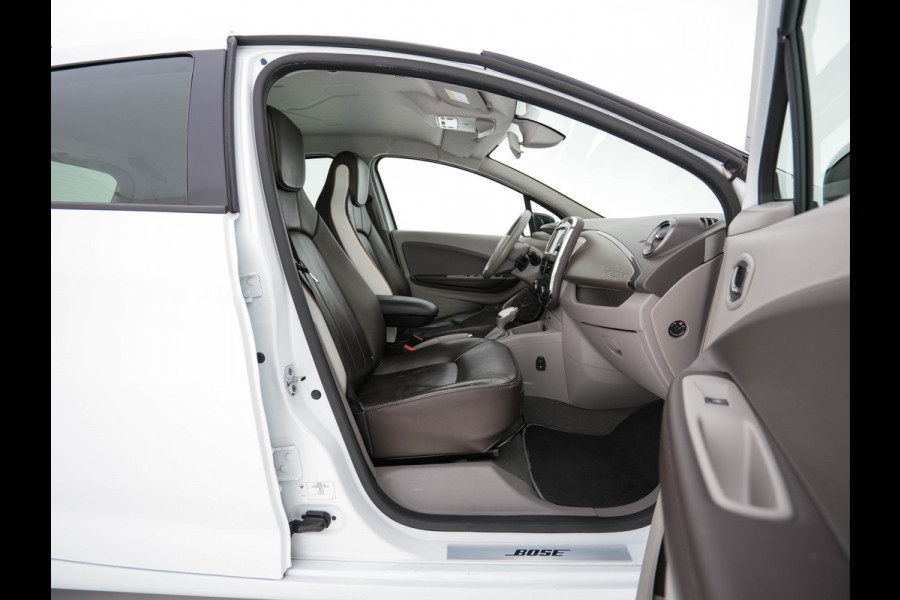 Renault ZOE R110 Bose 41 kWh (inclusive-Battery) {3-Fase}{SOH-85%} Aut.*LEATHER | BOSE-AUDIO | KEYLESS | CRUISE |  NAVI-FULLMAP | CAMERA | DIGI-COCKPIT | HEATED-COMFORTSEATS | ECC | PDC | FULL-LED | PRIVACY-GLASS | 17"ALU*